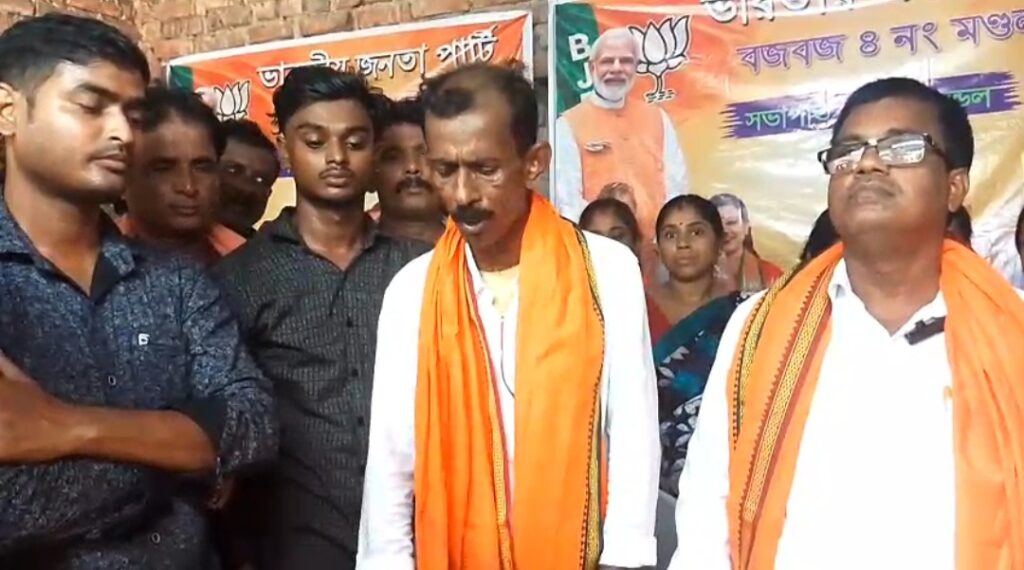 পঞ্চায়েতে অচলাবস্থা, গ্রামবাসীর পাশে বিজেপি—প্রশাসনিক হস্তক্ষেপের দাবি জোরালো।