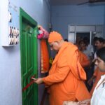 বেলুড় মঠের স্বামী জ্ঞানব্রতানন্দজীর হাতে গড়বেতায় ফ্যাকো-ইমালসিফিকেশন মেশিনের শুভ উদ্বোধন।
