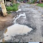 বৃষ্টিতেই ডোবায় পরিণত রাস্তা, শশাবেদিয়ায় দুর্ঘটনার আশঙ্কা বাড়ছে।