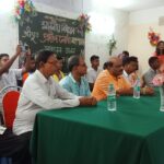 গড়বেতার ধাদিকা উচ্চ বিদ্যালয়ে সংবর্ধনা সভা, উপস্থিত বিধায়ক ও বিদ্যালয় পরিবারের সদস্যরা।