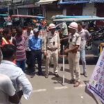 হেলমেট, সিগন্যাল ও সড়ক আইন নিয়ে মালদায় ট্রাফিক পুলিশের সচেতনতামূলক উদ্যোগ।