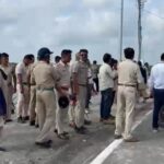 নির্দেশ না মানায় প্রশাসনের অভিযান, মাতলার চরে ভাঙা হল অবৈধ ক্যাফে।