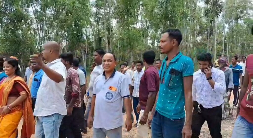 মালদায় জওহর নবোদয় বিদ্যালয় নির্মাণের পথে বড় পদক্ষেপ, প্রস্তাবিত জমি ঘুরে দেখলেন বিধায়ক।