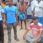 তৃণমূল নেতার বাড়ির ছাদে বিজেপির পতাকা, সংঘর্ষের অভিযোগে তদন্তের দাবি।