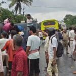 ভয়াবহ বাস-লরি সংঘর্ষে চাঞ্চল্য, চালককে উদ্ধারে দীর্ঘক্ষণ অভিযান।