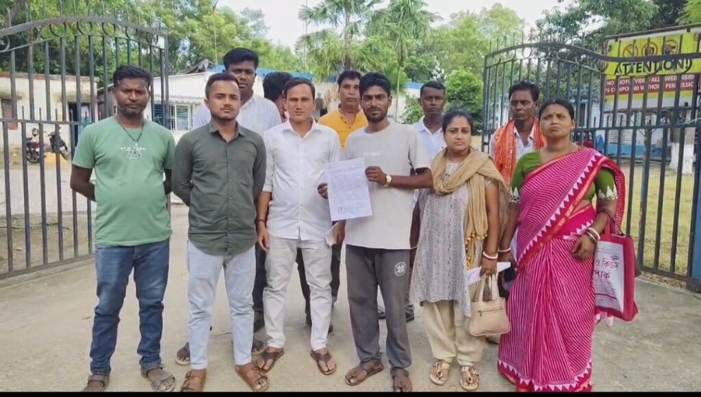বিতর্কিত মন্তব্যের প্রতিবাদে মালদায় সরব যুব মোর্চা, শ্রীলেখা মিত্রের বিরুদ্ধে তদন্ত ও গ্রেফতারের দাবি।