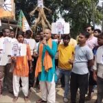 শ্রীলেখা মিত্রের বিরুদ্ধে আইনানুগ ব্যবস্থার দাবি, র‍্যালি করে থানায় বিজেপি নেতৃত্ব।