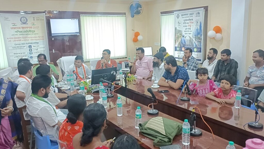 চন্দ্রকোনারোডে জনগণনার শুভ সূচনা, অনলাইনেও জমা দেওয়া যাবে তথ্য।