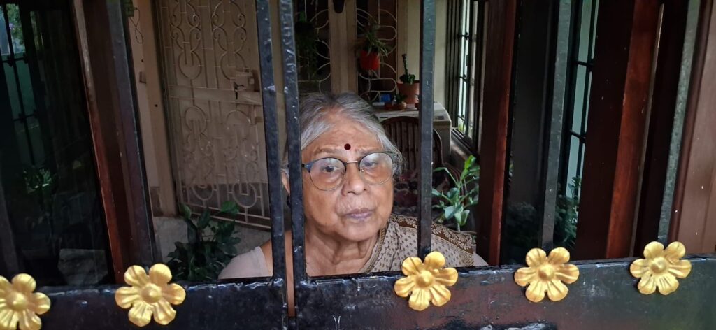 বিশ্বাসের সুযোগে ছিনতাই, গয়না পরিষ্কারের নামে বৃদ্ধাকে ঠকিয়ে চম্পট দুষ্কৃতীদের।।