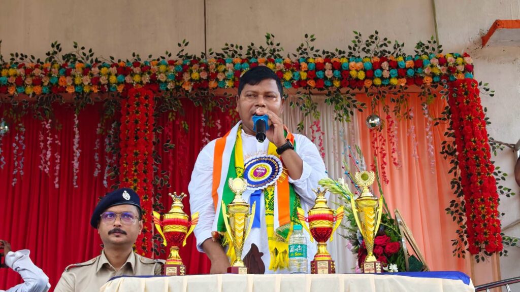 শালবনীর বিধায়ক বিমান মাহাতোর হাতে দুই কলেজের পরিচালন কমিটির দায়িত্ব।