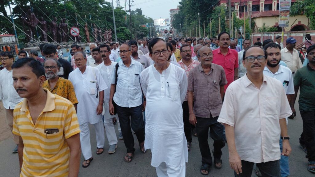 বাংলার শিক্ষা-সংস্কৃতি রক্ষার দাবিতে মেদিনীপুরে নাগরিক মিছিল, সরব বাম নেতৃত্ব।