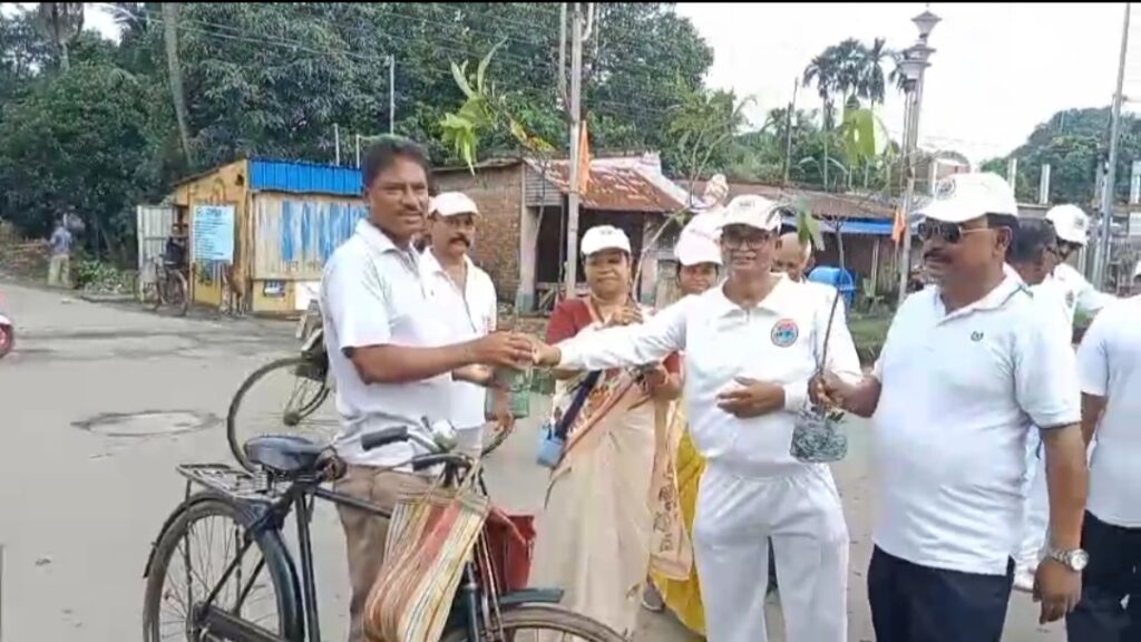 গয়েশপুরে বৃক্ষদান কর্মসূচি, সবুজ পৃথিবীর বার্তা দিল পূর্বা সৈনিক সেবা পরিষদ।