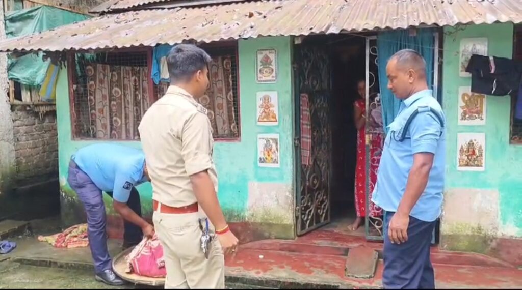 গোপন সূত্রের খবরেই অভিযান, যোগীঝোড়া ও এথেলবাড়িতে চোলাই মদের ভাটি উচ্ছেদ।