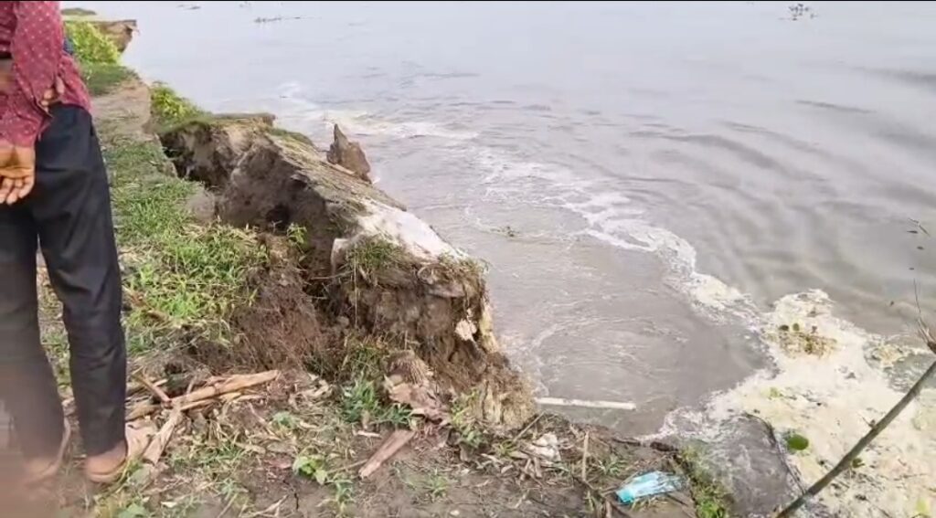 গঙ্গার গ্রাসে কেশরপুর! ভাঙন রোধের কাজ না শুরু হওয়ায় ক্ষোভ ও উদ্বেগ।।