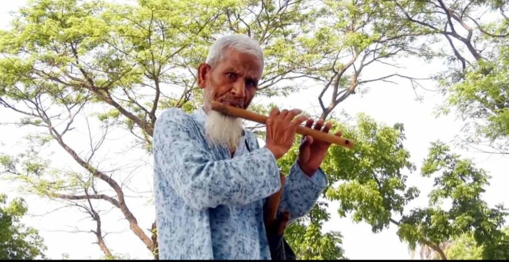 বাঁশিওয়ালার সুর।