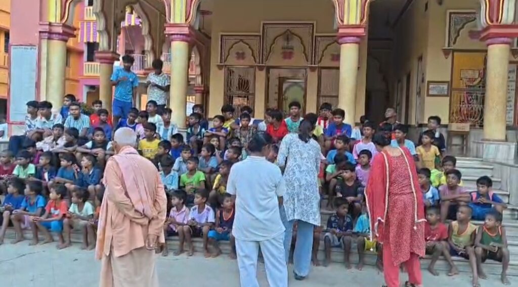 পড়াশোনায় উৎসাহ দিতে ভারত সেবাশ্রম সংঘে বিশেষ কর্মসূচি ফরাক্কা CISF-এর।