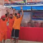 ভক্তদের সেবায় জটেশ্বরে বিশেষ উদ্যোগ, প্রসাদ হিসেবে খিচুড়ি ও শরবত বিতরণ।