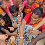 অন্নপূর্ণা ভাণ্ডারের আনন্দে পথে মহিলারা, নিমতিতায় মিছিল শেষে লাড্ডু বিতরণ।