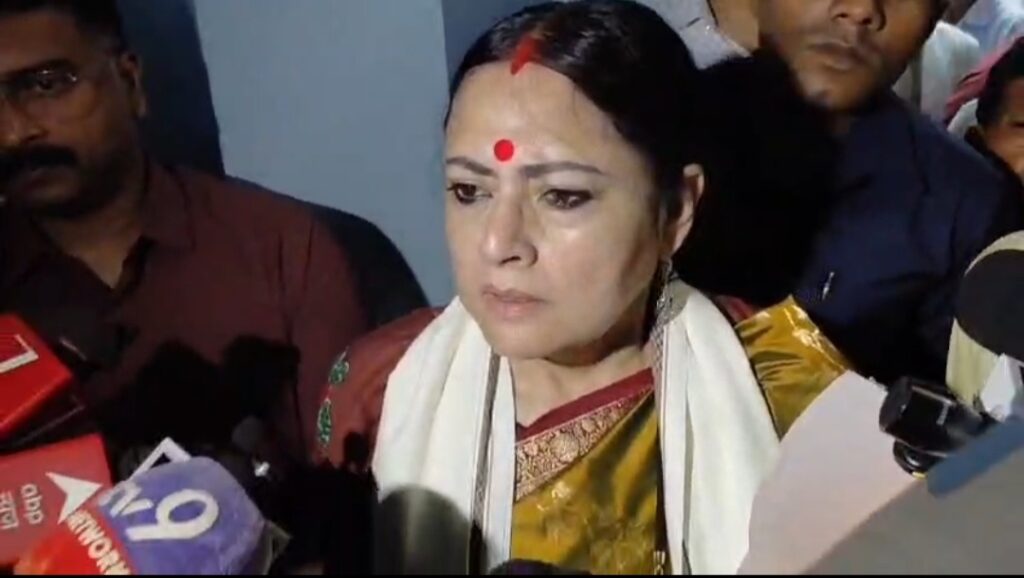 অন্নপূর্ণা ভাণ্ডারে রাজনৈতিক হস্তক্ষেপের অভিযোগ, মেদিনীপুরে বিস্ফোরক অগ্নিমিত্রা পাল।