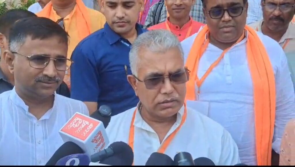 ‘যোগ্যরাই পাবেন অন্নপূর্ণার সুবিধা’, বিক্ষোভ নিয়ে কটাক্ষ দিলীপ ঘোষের।