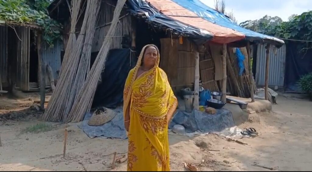 সন্তানের পড়াশোনা থেকে চিকিৎসা—সবেতেই বাধা কাঁটাতার, পুনর্বাসনের আশায় তালতলার ২৪ পরিবার।