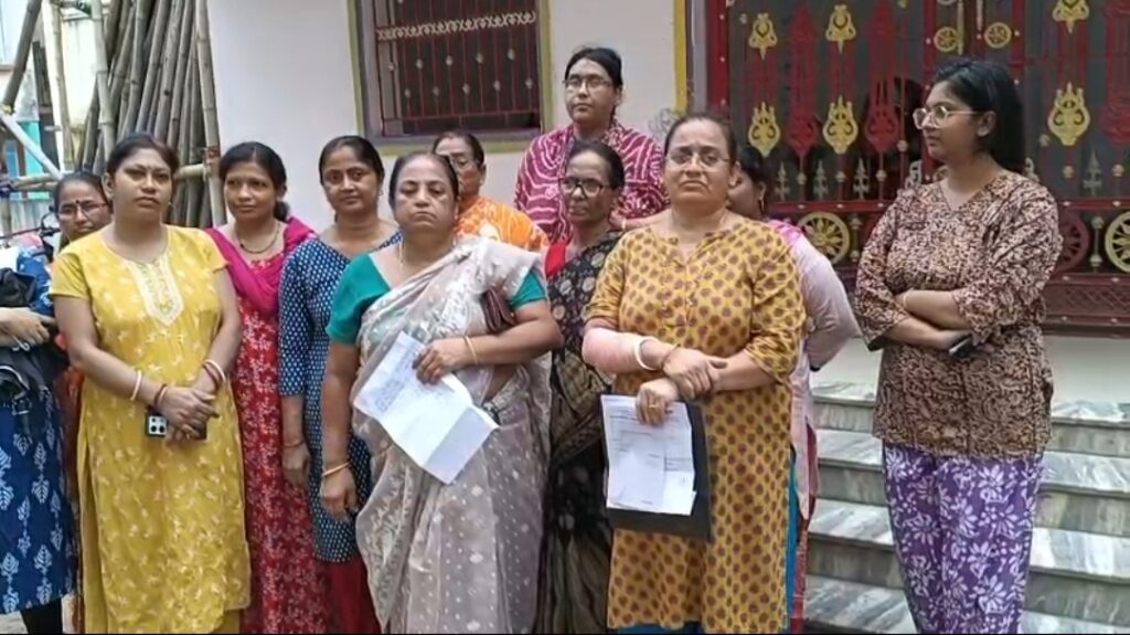 পুজো আয়োজন নিয়ে সংঘাত, বিজেপি কাউন্সিলরের বিরুদ্ধে থানায় অভিযোগ না নেওয়ারও দাবি।