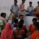 ধুলিয়ান থেকে বৈষ্ণবনগর—পিতার স্মরণে দুস্থদের মুখে হাসি ফোটাল সাহা পরিবার।
