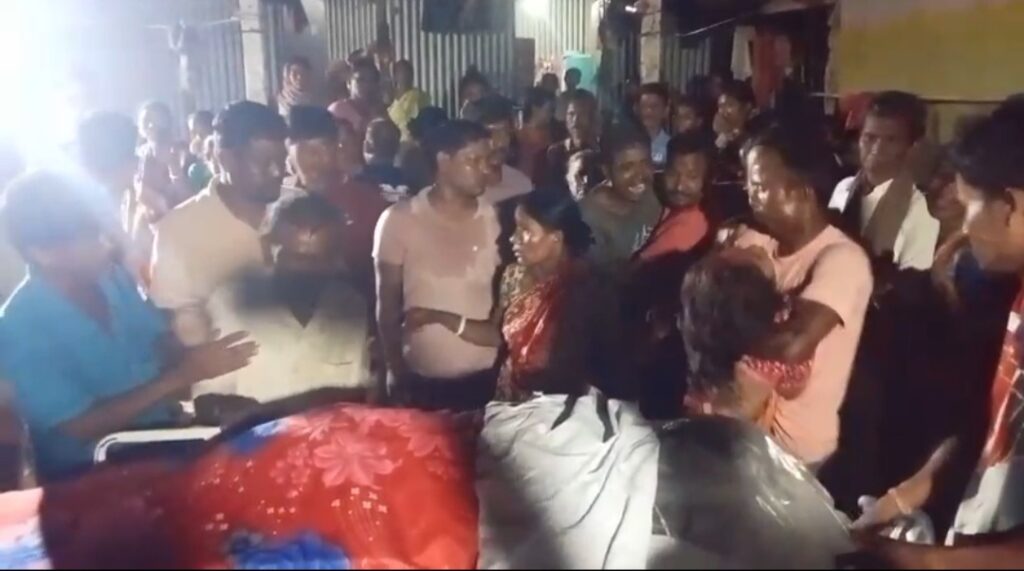 ভিনরাজ্যে কাজে গিয়ে মৃত্যু, দিপু বর্মনের নিথর দেহ বাড়ি ফিরতেই কান্নায় ভেঙে পড়ল পরিবার।