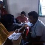 বিনামূল্যে স্বাস্থ্য পরীক্ষা ও সচেতনতার বার্তা, চন্দ্রকোনারোডের নতুনপাড়ায় স্বাস্থ্য শিবির।