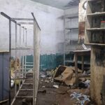প্রশাসনকে জানিয়েও মেলেনি সুরাহা, বেহাল সুপার মার্কেটে ঝুঁকি নিয়ে ব্যবসা চন্দ্রকোনারোডে।