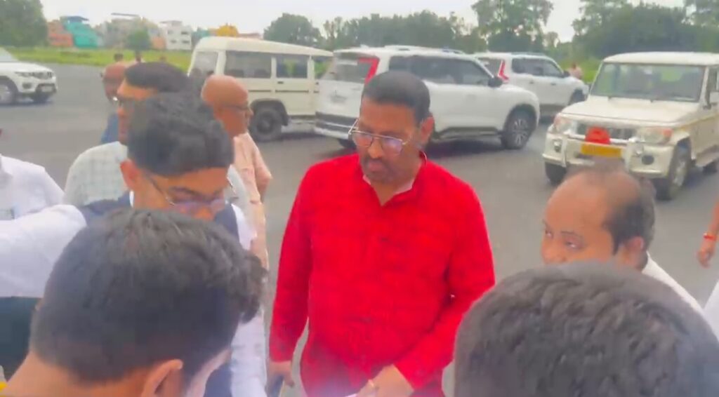 বিমানবন্দর চালুর আগে তৎপরতা, মালদায় পরিকাঠামো পরিদর্শনে মুখ্য সচেতক অম্লান ভাদুড়ি।