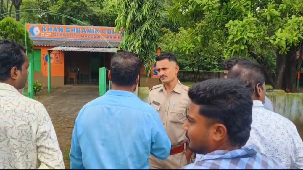 খোট্টাডিহি কোলিয়ারিতে BMS ইউনিয়ন অফিসে চুরি ও ভাঙচুর, তদন্তে পাণ্ডবেশ্বর থানার পুলিশ।