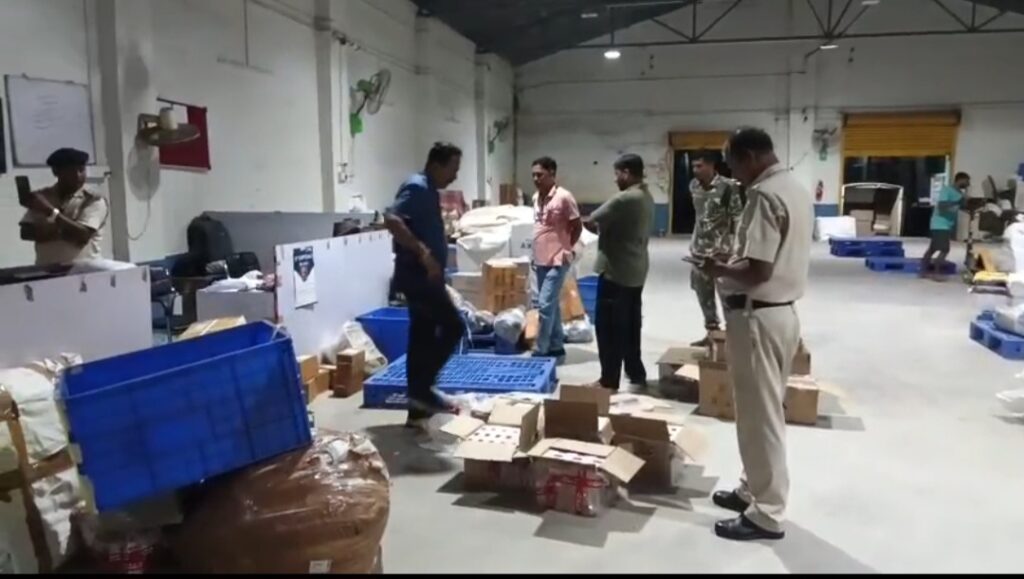 অবৈধভাবে পেইনকিলার মজুতের অভিযোগ, পুরাতন মালদায় গোডাউনে অভিযান—ধৃত এক।