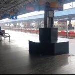 রেললাইনে ধসের জের, মালদহ থেকে কলকাতা-শিলিগুড়িগামী একাধিক ট্রেন বাতিল।