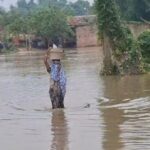 গঙ্গার জল বাড়তেই ভূতনীতে ভয়াবহ বন্যা, জলবন্দি ১৫ হাজারের বেশি মানুষ।