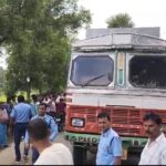 মাছ বিক্রি করে আর বাড়ি ফেরা হল না, সার বোঝাই লরির চাকায় পিষ্ট দয়াল সিংহ।