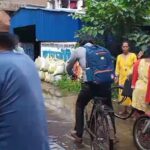 জমা জলে ডেঙ্গু-ম্যালেরিয়ার আশঙ্কা, অঙ্গনওয়াড়ি কেন্দ্রেও ঢুকছে জল—ক্ষোভ নিশ্চিন্দায়।