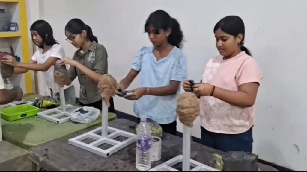শিল্পীসত্তার বিকাশে উদ্যোগ, ফালাকাটায় শিশুদের জন্য বিনামূল্যে ভাস্কর্য কর্মশালা।