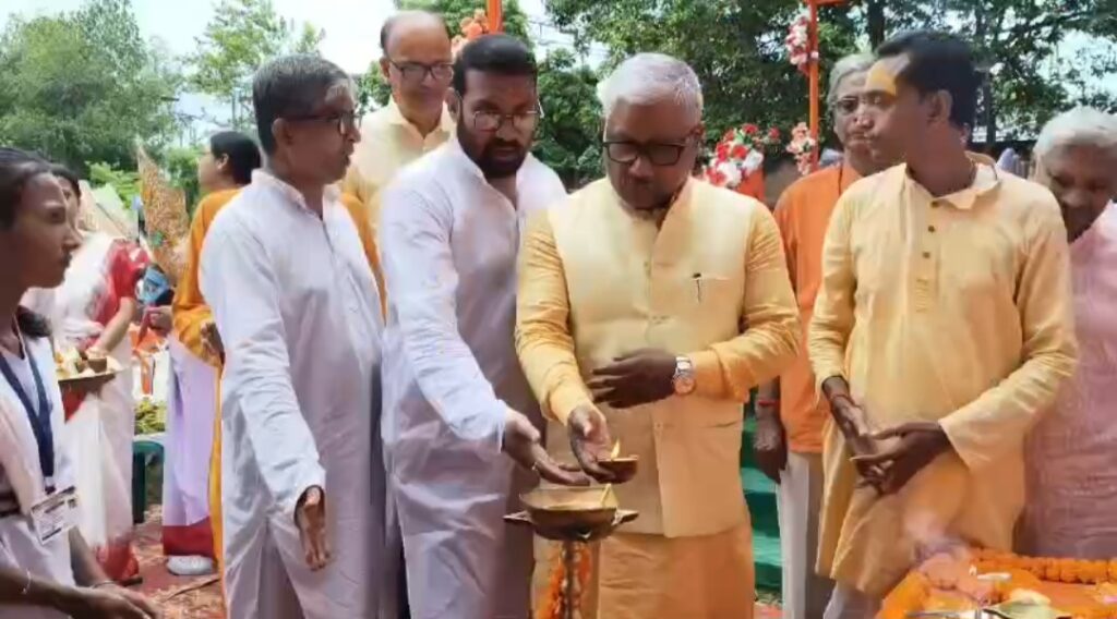 মালদায় ‘বন্দে মাতরম’-এর ১৫০ বছর পূর্তি উদযাপন, অনুষ্ঠানে বিশিষ্টজনদের উপস্থিতি।