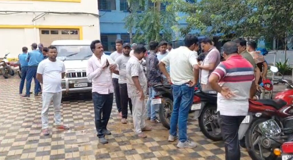 হাতিহলকায় বিজেপি কর্মী সামশের বিশ্বাসের মৃত্যু, হামলার ঘটনায় উত্তেজনা।
