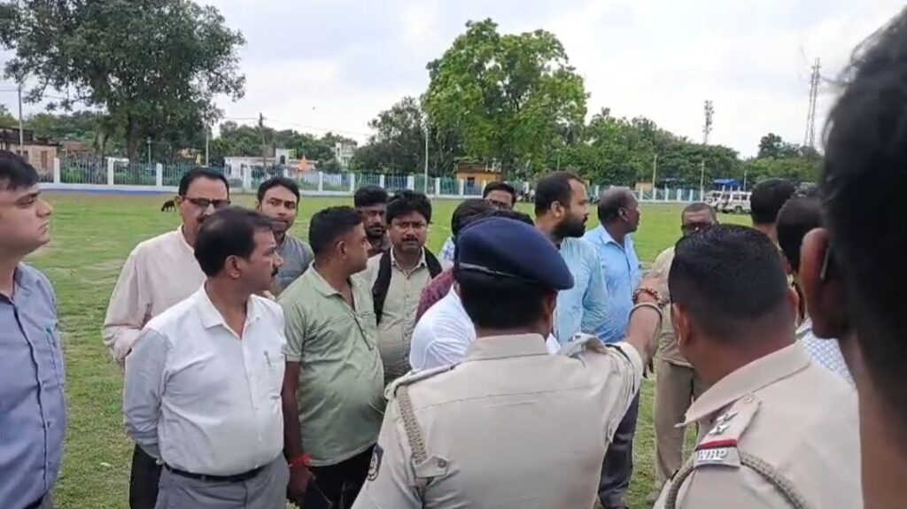 মথুরাপুরে মুখ্যমন্ত্রীর সভা, মানিকচক কলেজ মাঠে হেলিপ্যাড পরিদর্শনে প্রশাসন।