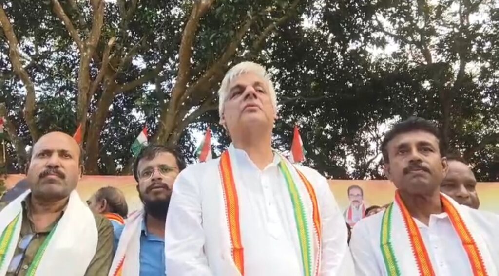 মহিষবাথানীতে কংগ্রেসের শক্তি বাড়ানোর দাবি, যোগ দিলেন ১৩ অঞ্চল সদস্য ও এক পঞ্চায়েত সমিতির সদস্য।