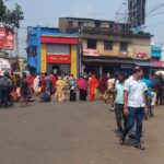 অন্নপূর্ণা যোজনার টাকা চেয়ে গাছশীতলা মোড়ে পথ অবরোধ, ঘটনাস্থলে পুলিশ।।
