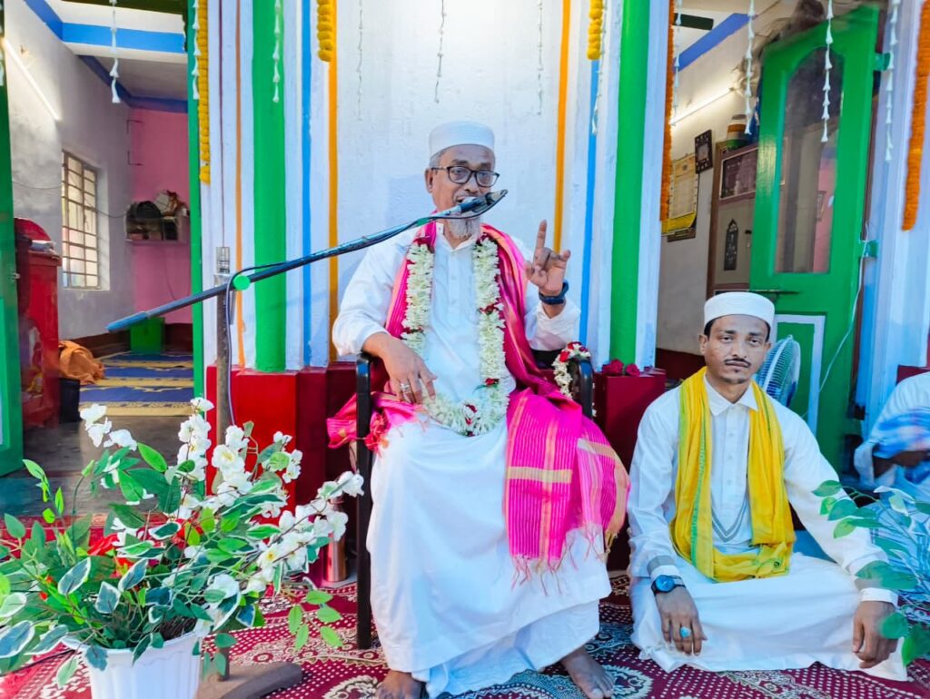 দেশ-দশের সেবা ও শান্তির বার্তা, তুলসী বেড়িয়া দরগা শরীফে ধর্মীয় অনুষ্ঠানে ভক্ত-মুরিদদের সমাগম।