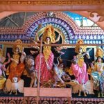 প্রতিমায় সাবেকি গড়ন, মণ্ডপে আধুনিকতার ছোঁয়া, ৬৭তম বর্ষের পুজোয় চমক বালুরঘাটের বিংশ শতাব্দী ক্লাবের।