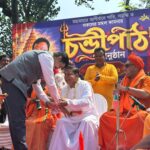 কলকাতার আলিমুদ্দিনে চণ্ডীপাঠ ঘিরে ধর্মীয় ও সাংস্কৃতিক বার্তা, উপস্থিত সমীরেশ্বর ব্রহ্মচারী-সহ বিশিষ্টরা।