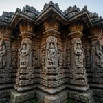 বেলুড় ও হালেবিডু: কর্ণাটকের প্রাচীন মন্দির, পাথরের গায়ে জীবন্ত ভাস্কর্য, হোয়সল সাম্রাজ্যের গৌরব ও দক্ষিণ ভারতের এক বিস্ময়কর ভ্রমণকাহিনি।