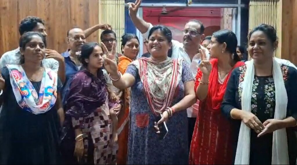 সভাধিপতি নির্বাচন ঘিরে উত্তাপ, বিক্ষুব্ধ তৃণমূল শিবিরে পুলিশি অভিযান নিয়ে ক্ষোভ।।
