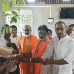 ‘সেবা সংকল্প’ কর্মসূচি ঘিরে হবিবপুরে রক্তদান, উপস্থিত সাংসদ খগেন মুর্মু-সহ বিজেপি নেতৃত্ব।