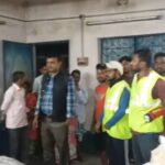 বাগডিহায় ঝড়-বৃষ্টির তাণ্ডব, সপরিবারে আইসিডিএস কেন্দ্রে আশ্রয়—প্রাথমিক ত্রাণ দিল ব্লক প্রশাসন।